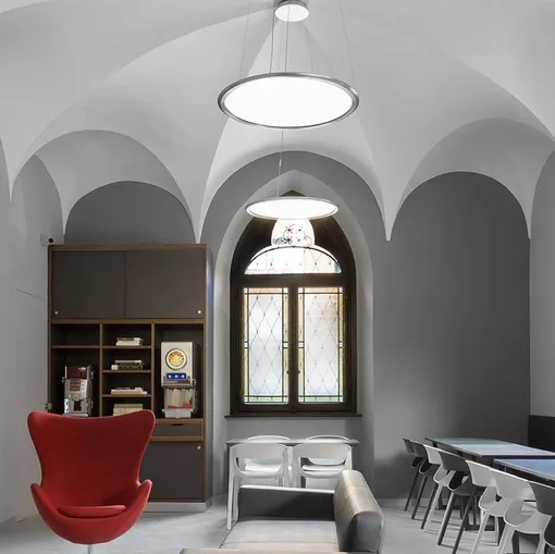Artemide'nin Discovery asma lambası.