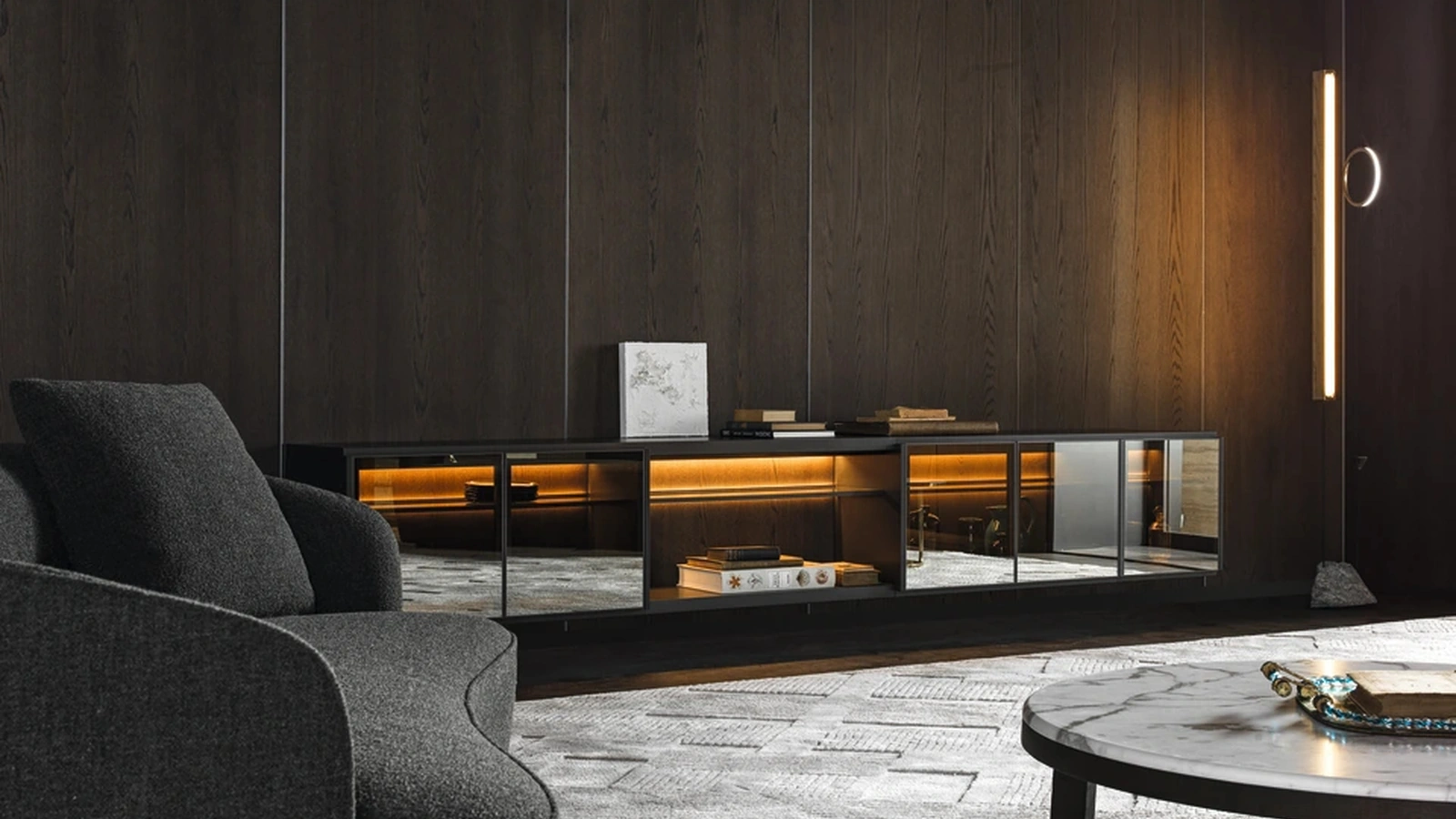 Molteni & C tarafından üretilen aynalı camlı Logos Set 03 askılı ahşap kitaplık