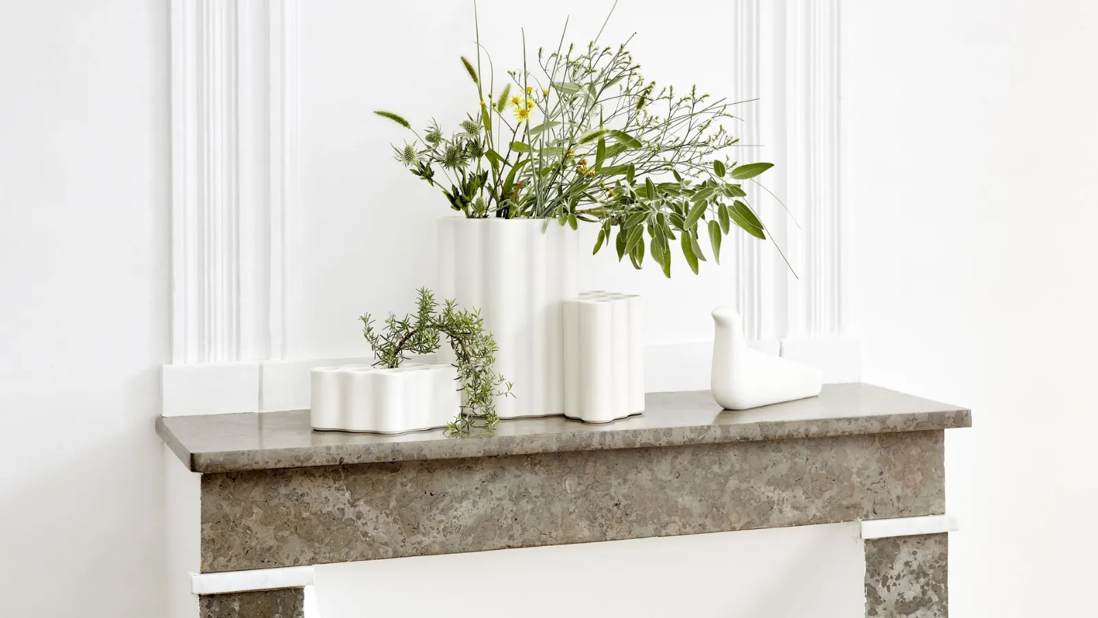 Vitra'nın seramik Nuage v