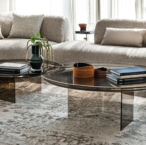 Cattelan Italia cam glass ile üretilen standart sehpa
