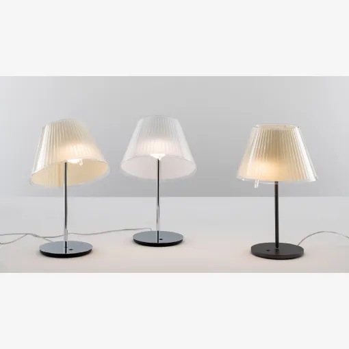 Artemide'nin Choose masa lambası.