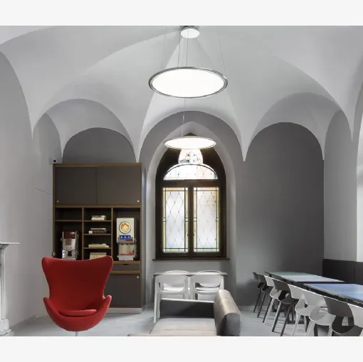 Artemide'nin Discovery asma lambası.