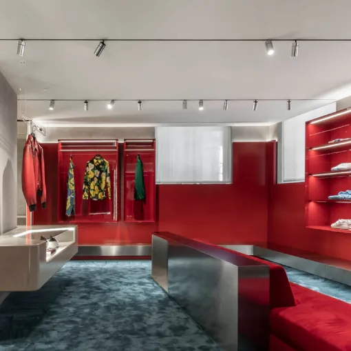 Reggiani'nin Ghostrack System tavan lambası.