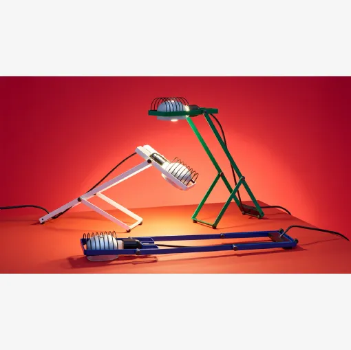 Artemide'nin Sintesi masa lambası.