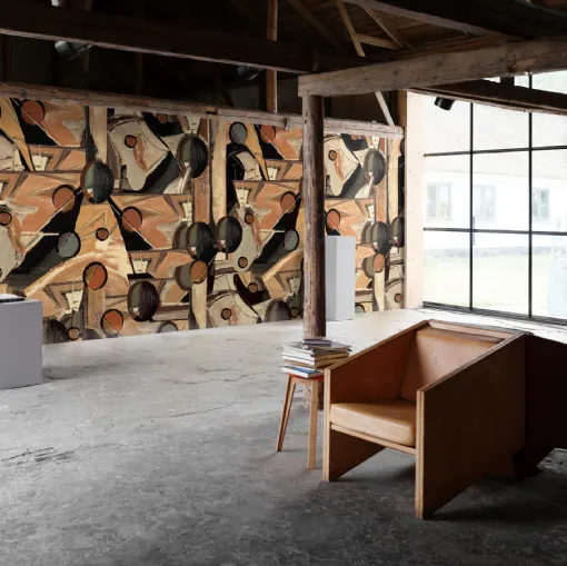 Daisy James'in çiçek desenli duvar