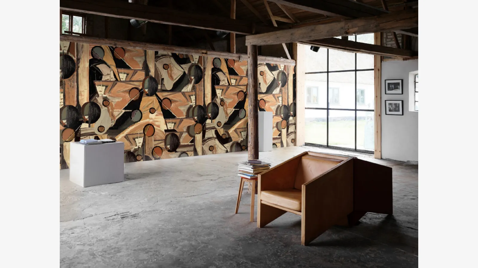 Daisy James'in çiçek desenli duvar