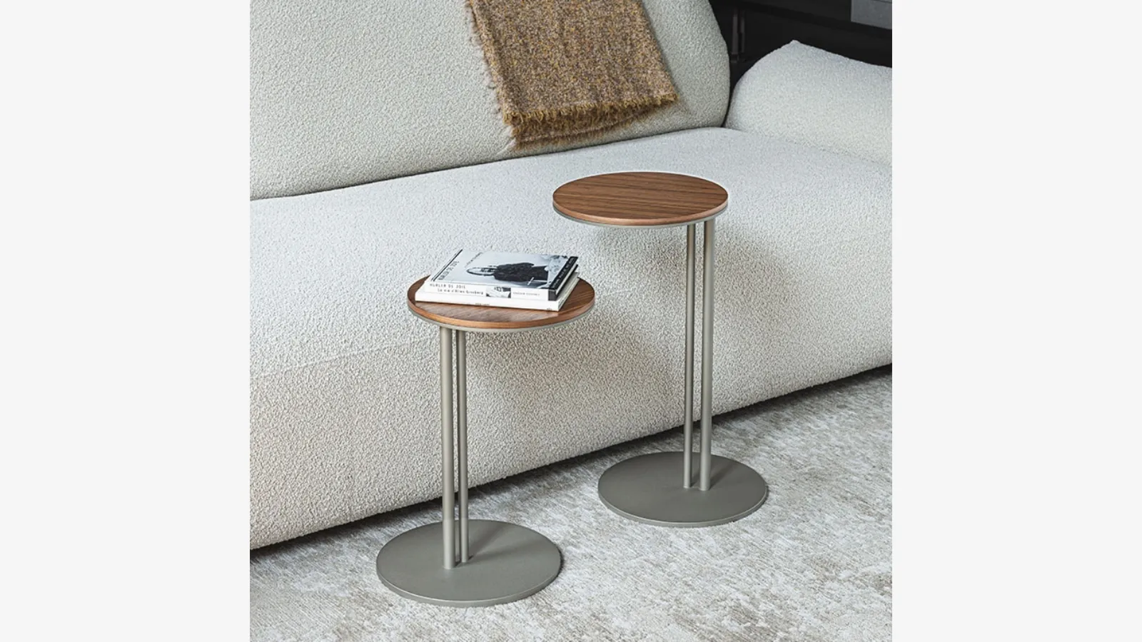 Cattelan Italia'nın Sting Wood sehpa masası.