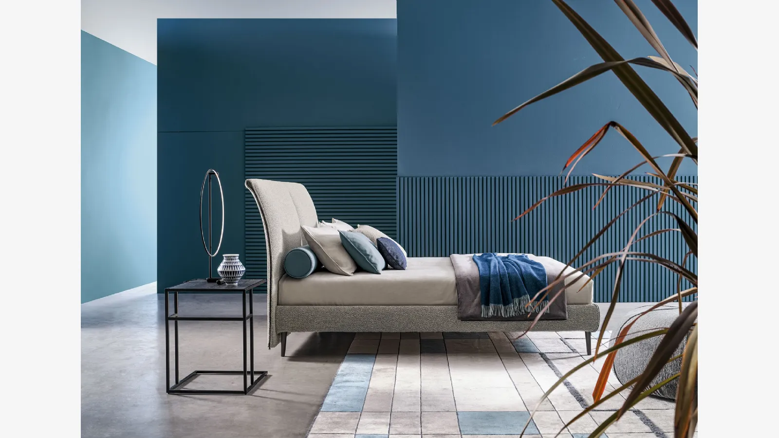 Twils'in Servetto Condè sehpa çev