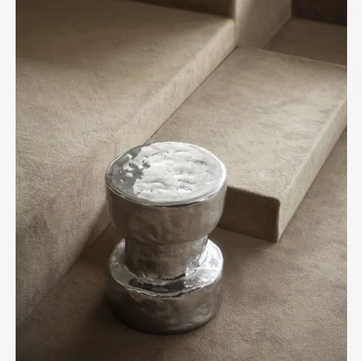 Tavolino in alluminio di Tacchini.