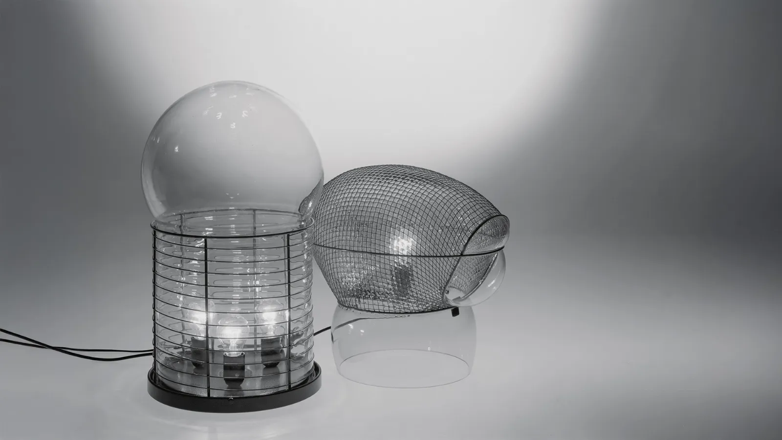 Artemide marka Alcinoo masa lambası