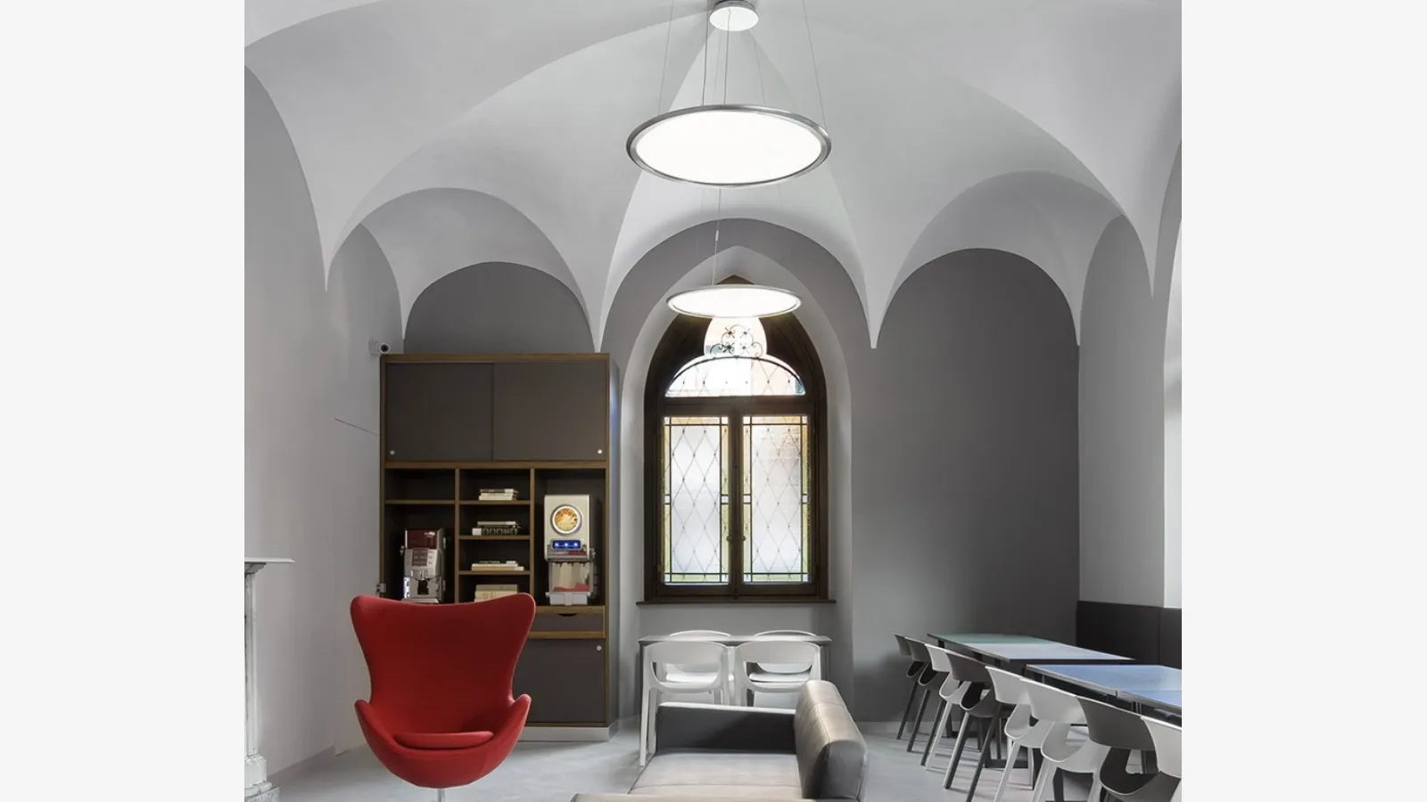 Artemide'nin Discovery asma lambası.