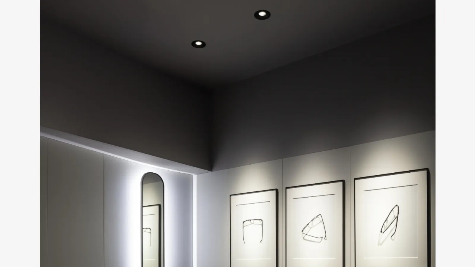 Reggiani markasının Mood Pro Adjustable Round gömme lambası.