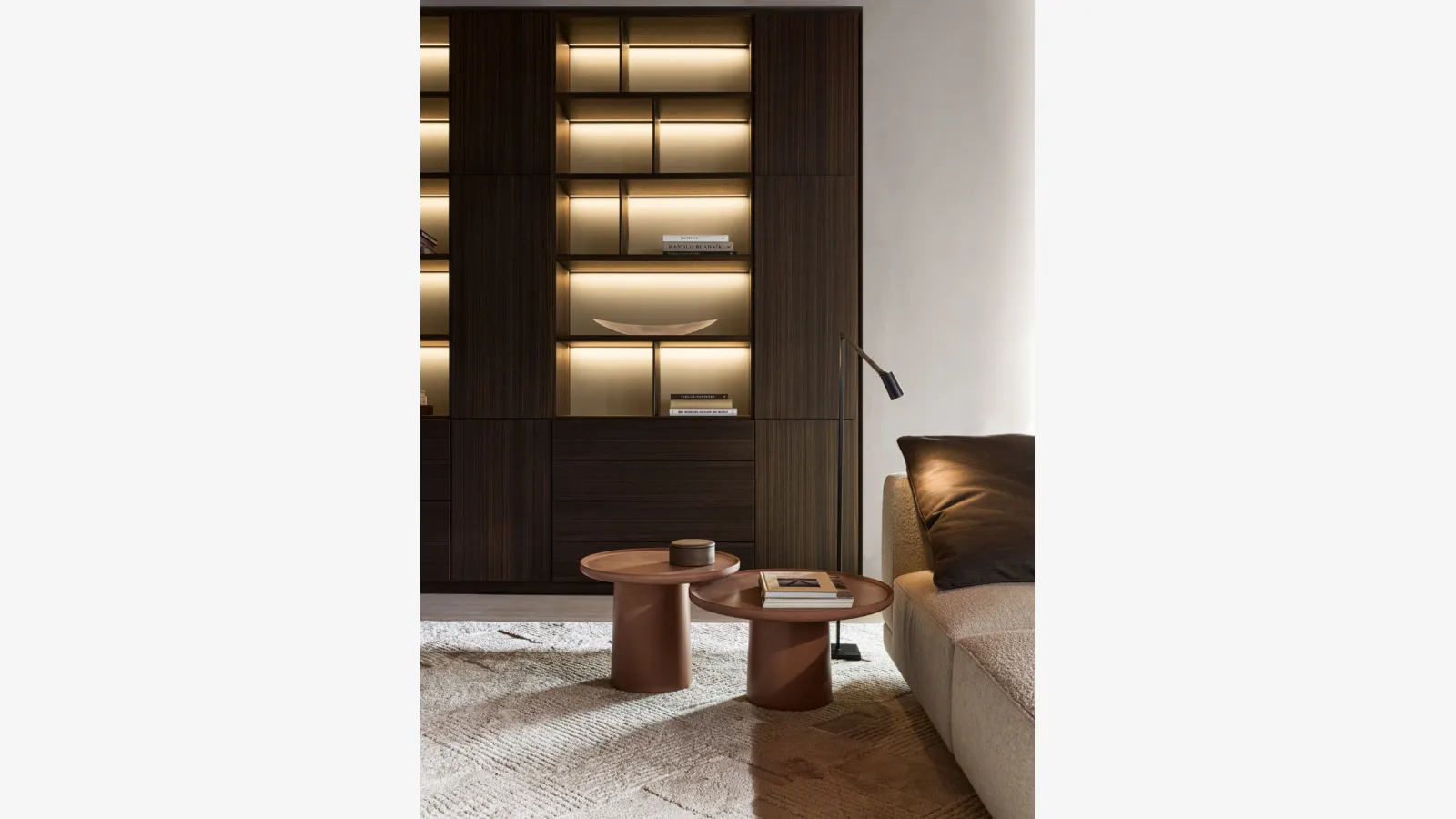 Molteni & C'nin Louisa beton masaası