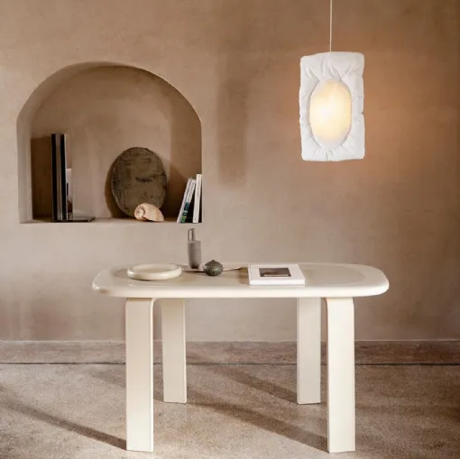 Orbit Desk Tacchini markalı beyaz vernik ve deri kap