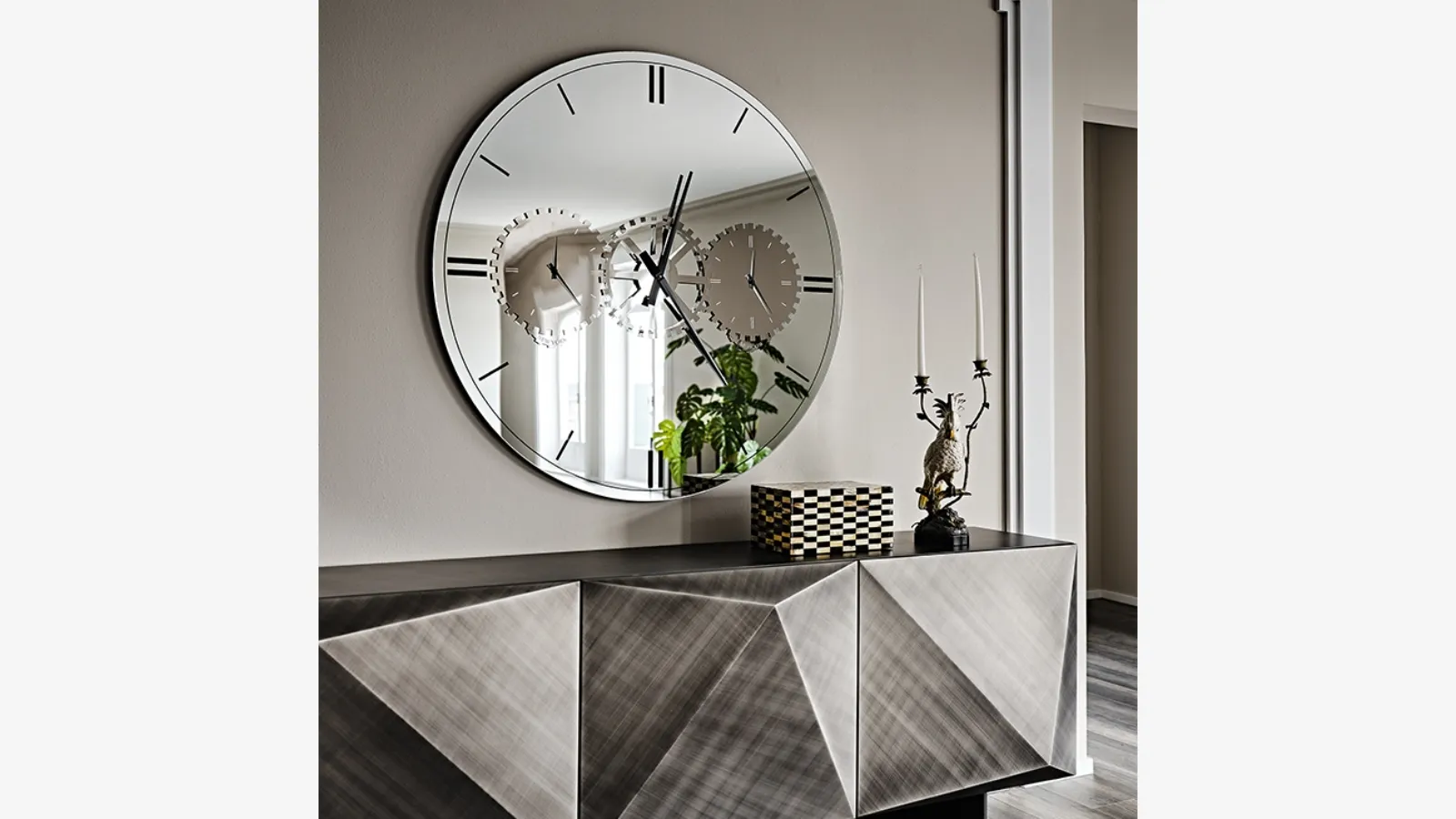 Cattelan Italia markalı Times Saati.