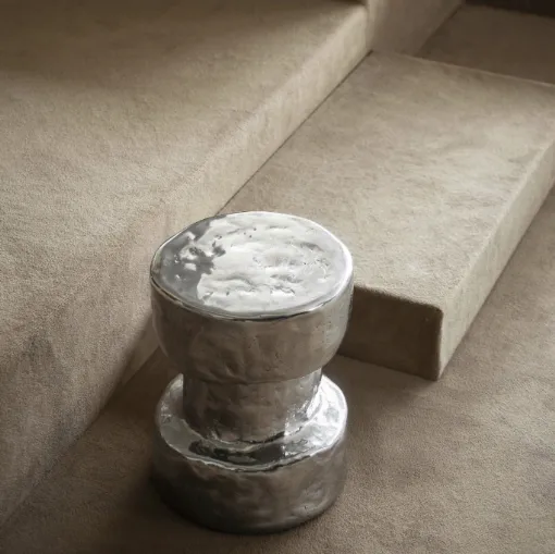 Tavolino in alluminio di Tacchini.