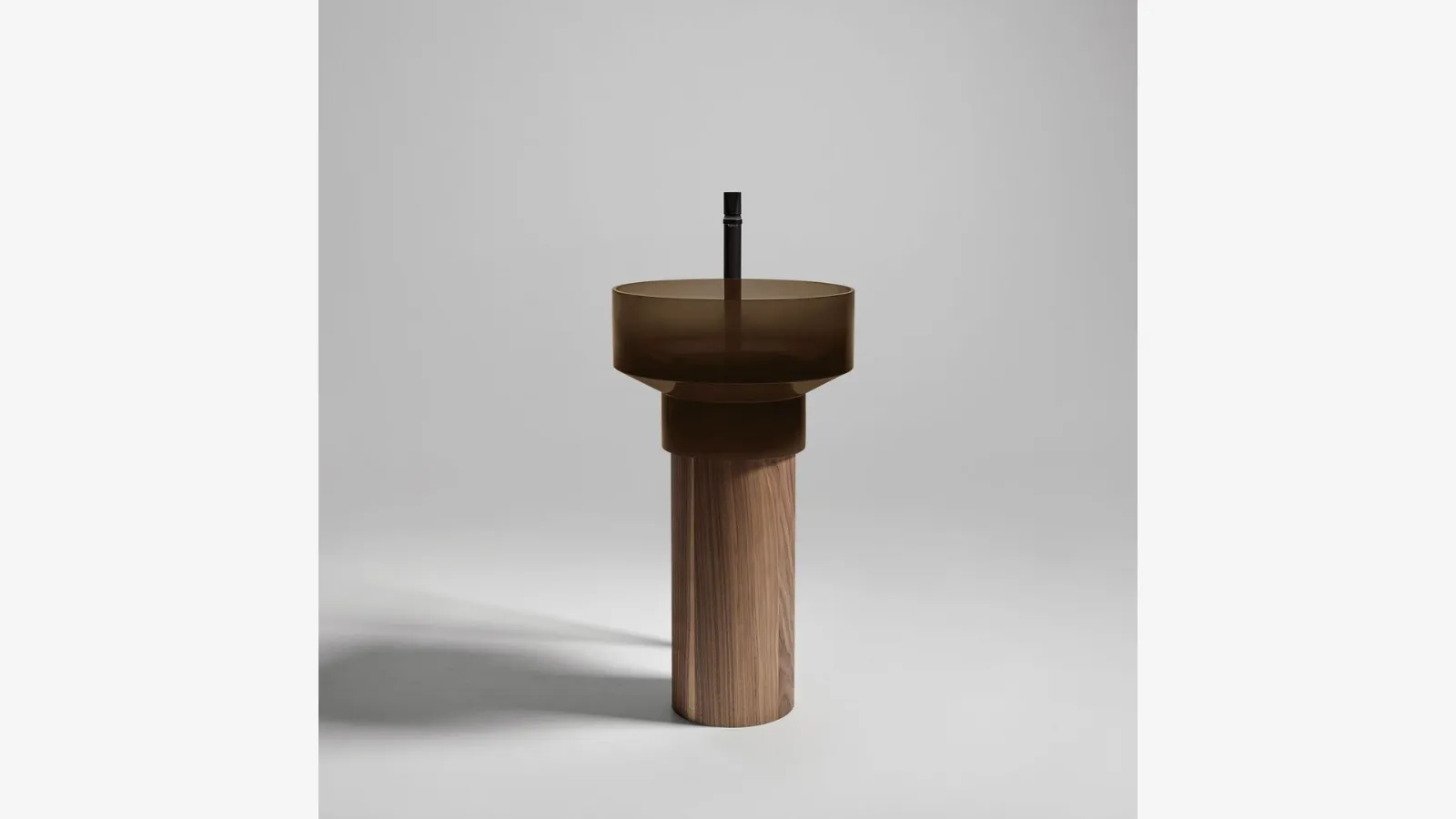 Antoniolupi'nin cam ve ahşaptan Borghi sütunu