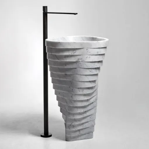 Antoniolupi'nin tasarım mermer lavabosu