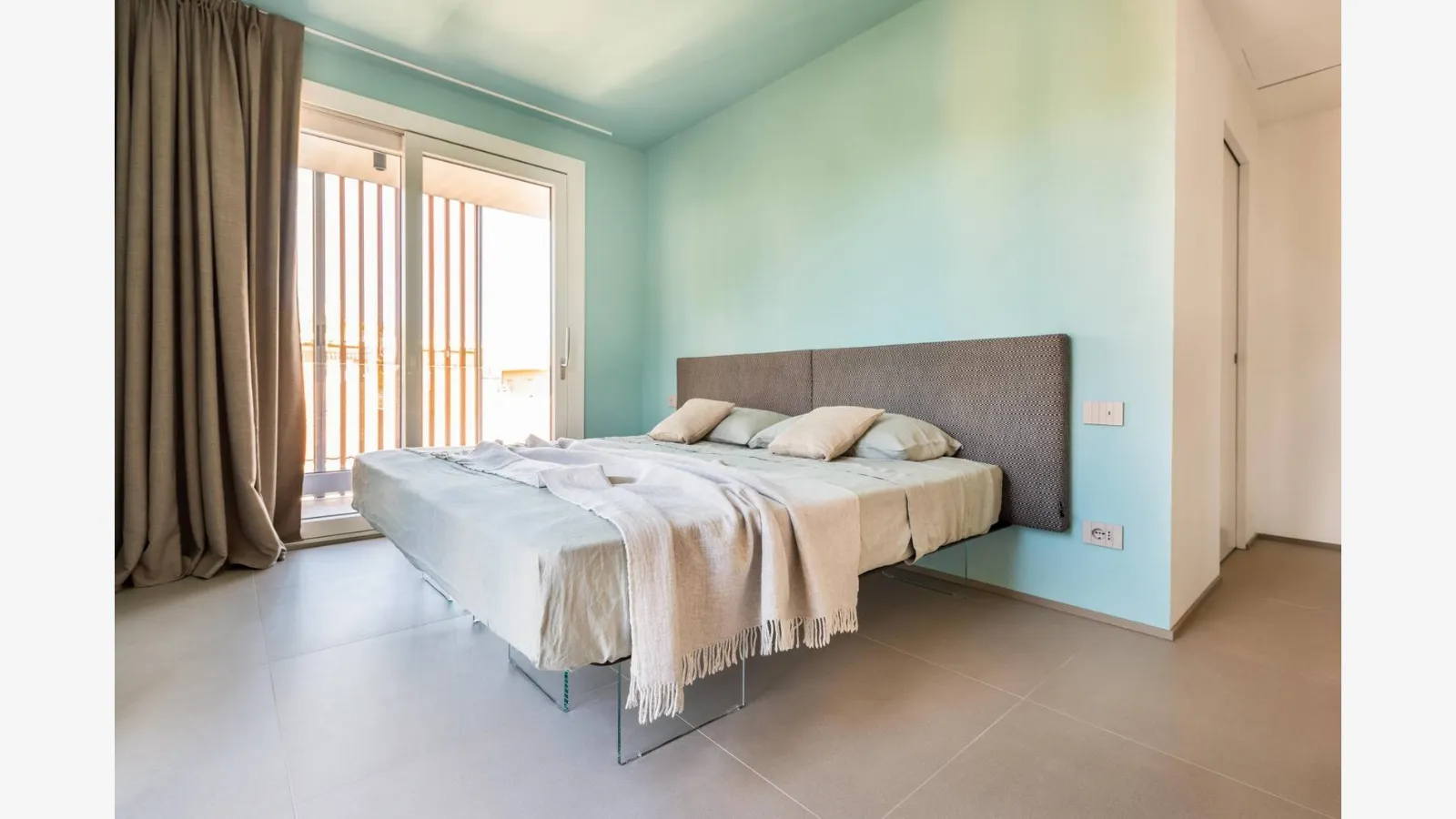 Lago markalı kumaş kaplamalı yataklı Air 150