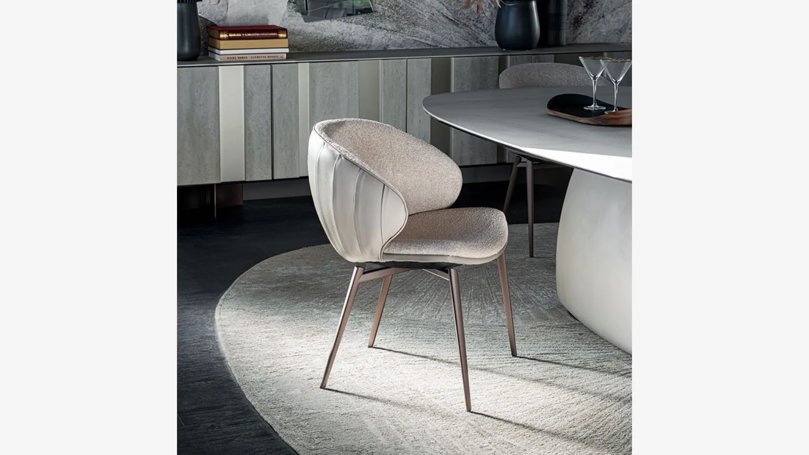 Cattelan Italia tarafından kumaş ve deri Charlotte sandalye