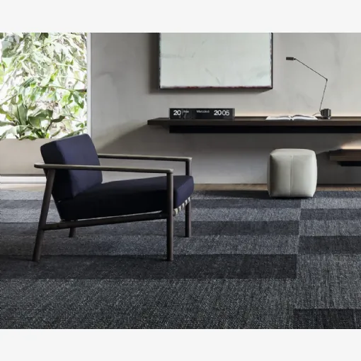 Molteni & C'nin Gillis kumaşlı koltuğu