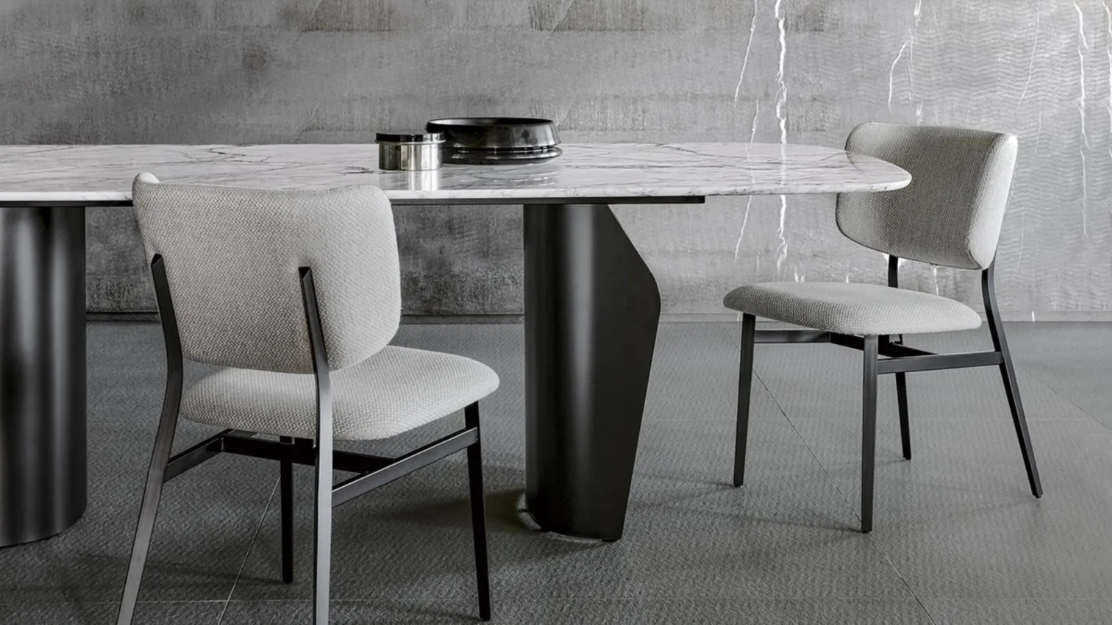 Bonaldo marka Flame mermer masa.