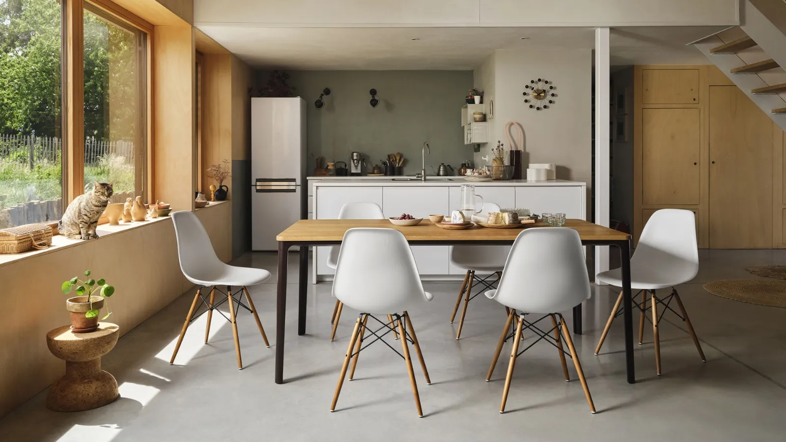 Vitra markalı Yemek Masası