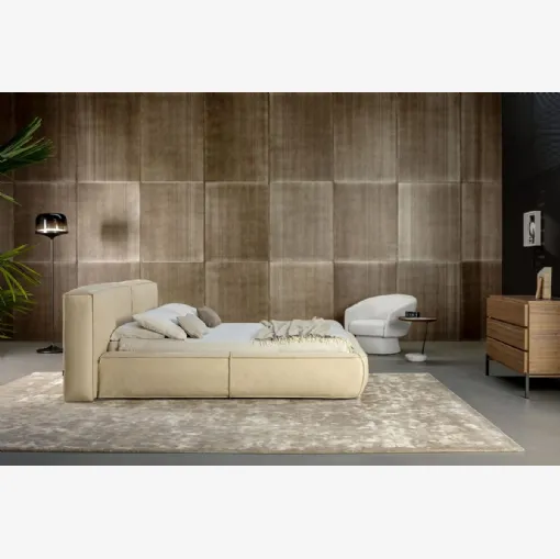 Bonaldo markalı deri Yumu