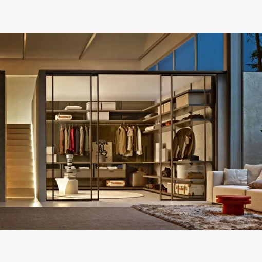 Molteni & C'nin Dwell Gliss Walk-In sürgülü kapılı giyin
