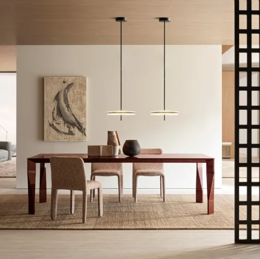 Molteni & C'den renkli cam Diamond masa.