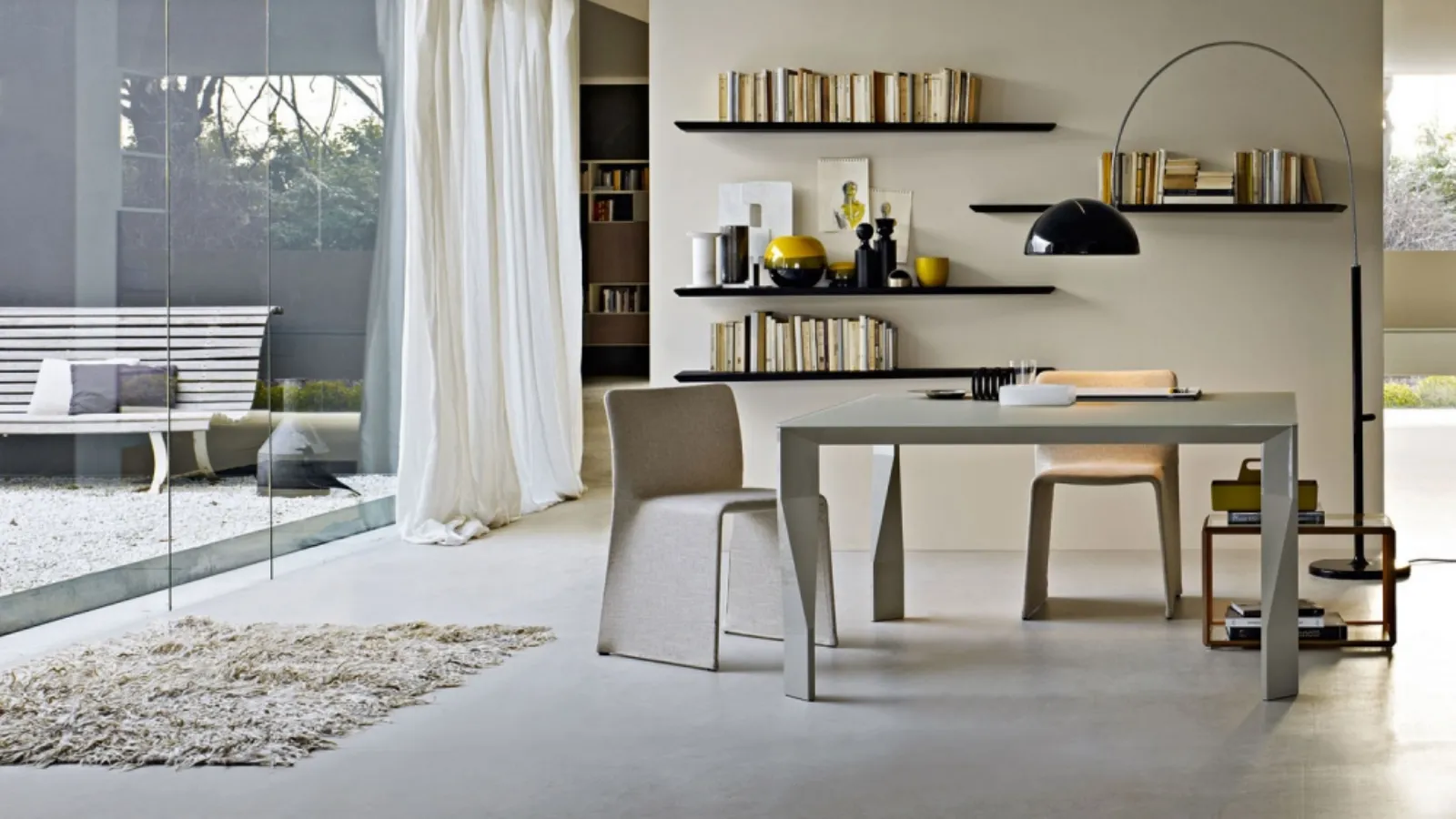 Molteni & C şirketinin renkli camdan Diamond