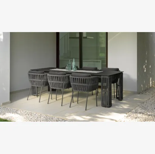 Talenti'nin Cliff masa ve sandaly