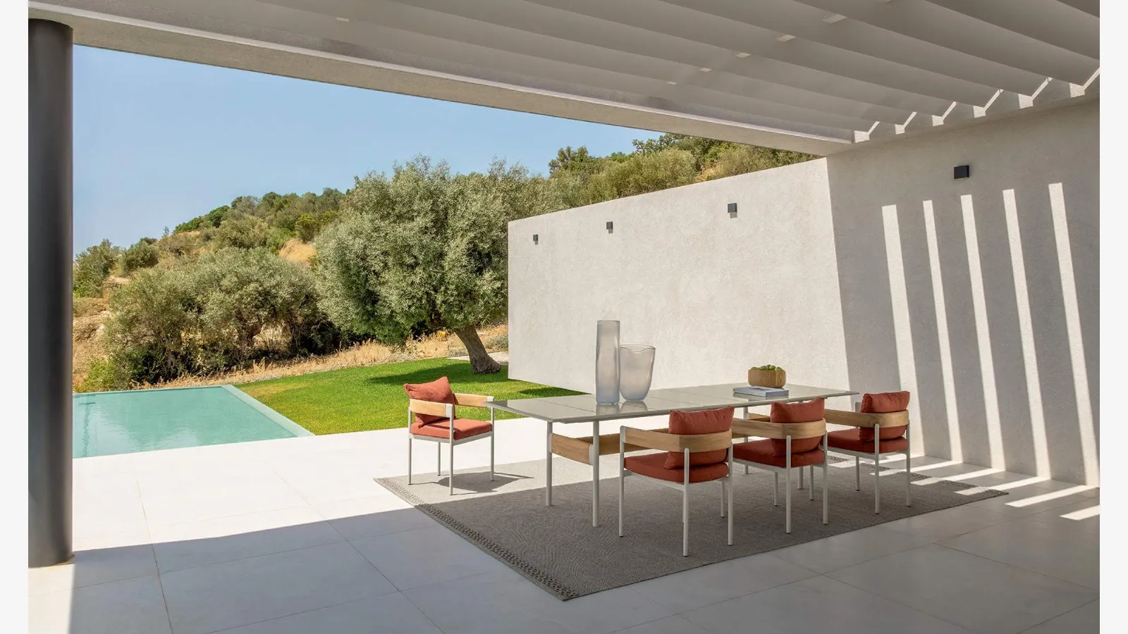 Taş fayans masa ve Talenti'nin Ahşap ve Flow kumaş