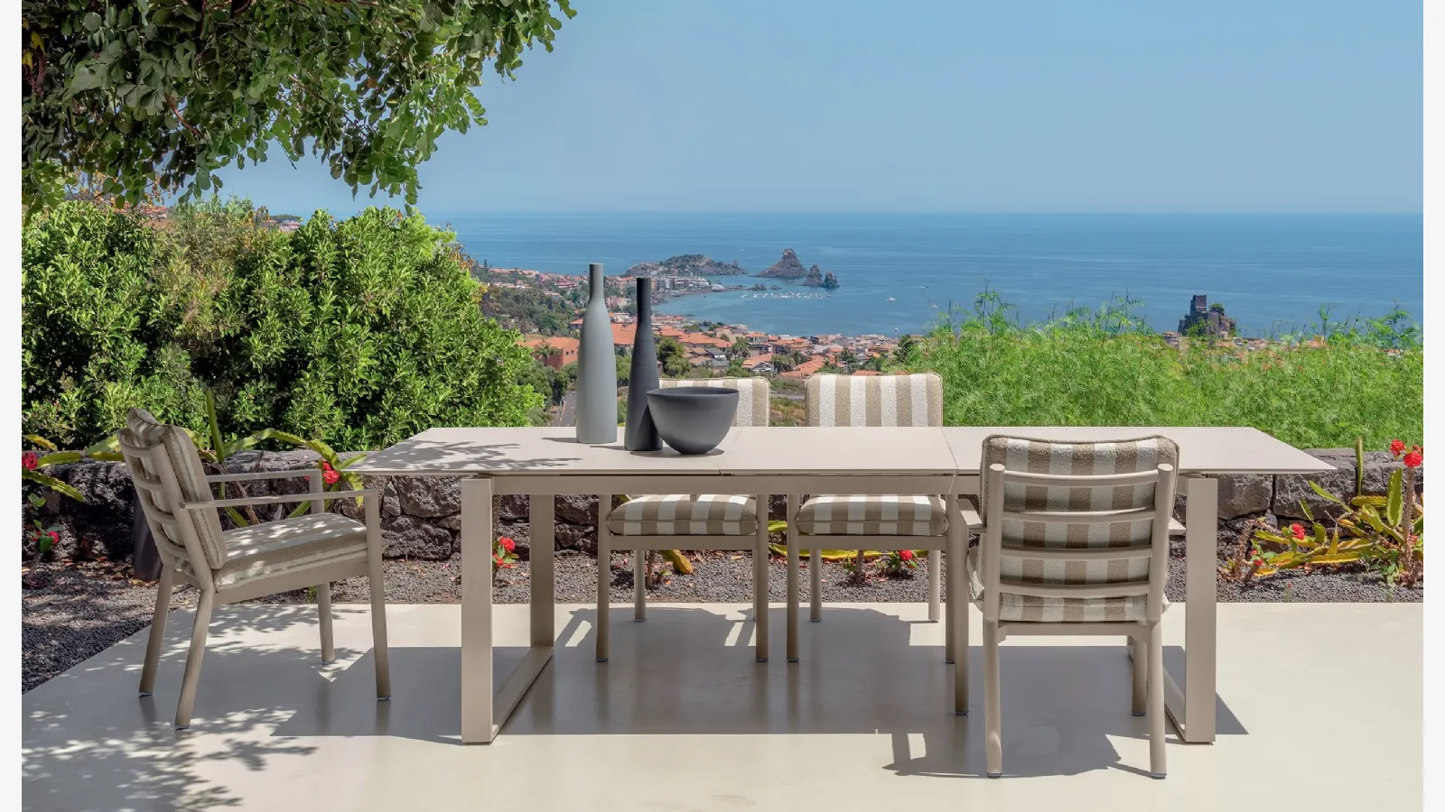 Uzatılabilir masa ve Talenti'nin Finn sandaly