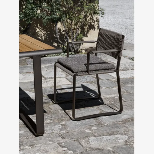 Molteni & C tarafından tasarlanan Yeş