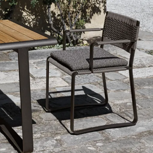 Molteni & C tarafından tasarlanan Yeş